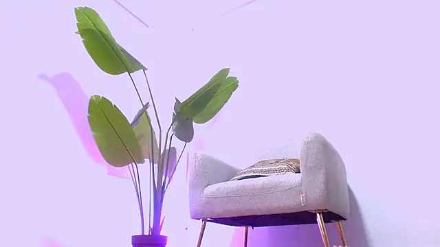 Sara ow online show from February 25, 7:47 pm