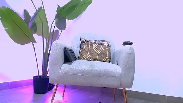 Sara ow online show from February 22, 9:05 pm