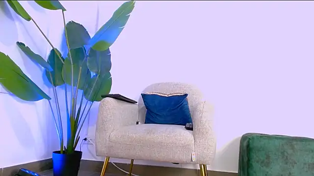 Snapshot of Sara_ow chatting on May 7, 7:28 pm Sara ow online show from May 7, 7:28 pm