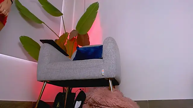 Sara ow online show from March 13, 8:03 pm