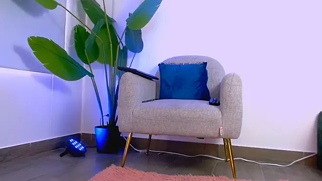 Sara ow online show from April 3, 7:31 pm