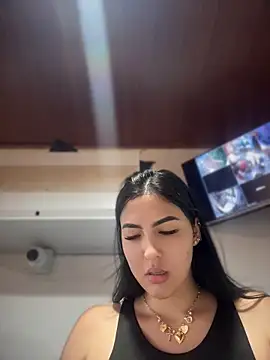 MarianaBenz online show from June 18, 12:31 am