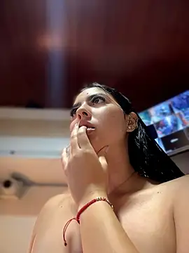 MarianaBenz online show from June 28, 12:39 am