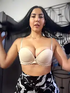 MarianaBenz online show from May 9, 9:18 pm