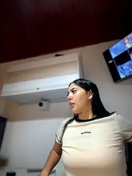 MarianaBenz online show from April 17, 11:51 pm