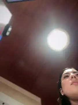 MarianaBenz online show from November 7, 9:30 pm