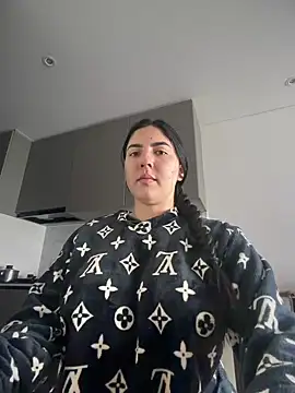 Snapshot of MarianaBenz chatting on February 17, 3:20 pm MarianaBenz online show from February 17, 3:20 pm