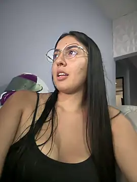 MarianaBenz online show from March 7, 8:44 pm