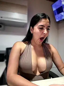 MarianaBenz online show from January 16, 11:31 pm