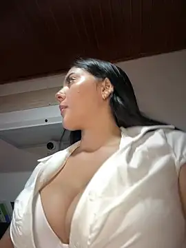 MarianaBenz online show from April 7, 12:12 am