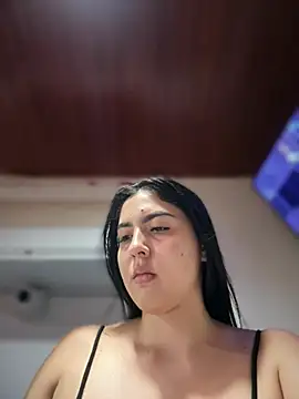 Snapshot of MarianaBenz chatting on February 4, 11:55 pm MarianaBenz online show from February 4, 11:55 pm