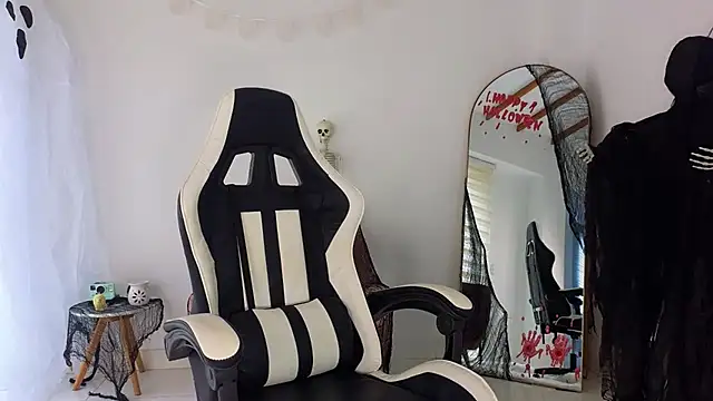 KristennBlue online show from October 23, 4:16 pm