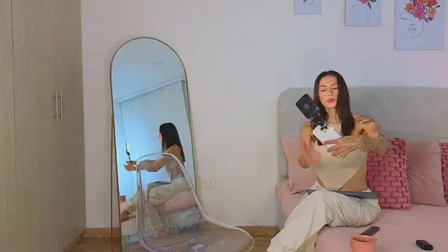 Snapshot of KristennBlue chatting on February 27, 9:14 pm KristennBlue online show from February 27, 9:14 pm