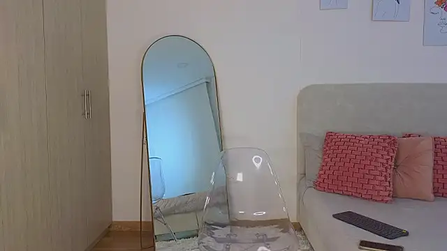 Snapshot of KristennBlue chatting on February 21, 4:53 pm KristennBlue online show from February 21, 4:53 pm