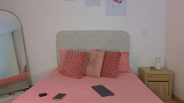 KristennBlue online show from January 12, 12:01 pm