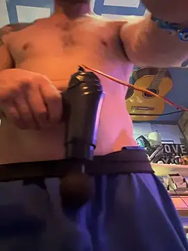 Snapshot of Followthepiper chatting on November 13, 5:00 am Followthepiper online show from November 13, 5:00 am