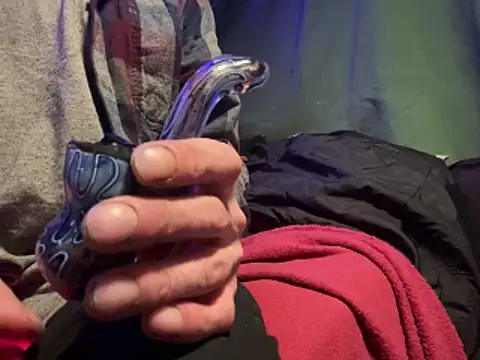 Snapshot of Followthepiper chatting on December 14, 3:17 pm Followthepiper online show from December 14, 3:17 pm