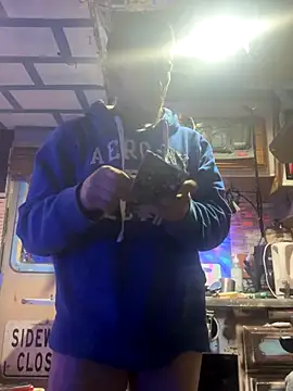 Snapshot of Followthepiper chatting on November 23, 9:30 am Followthepiper online show from November 23, 9:30 am