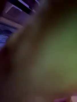 Snapshot of Followthepiper chatting on November 27, 3:29 am Followthepiper online show from November 27, 3:29 am