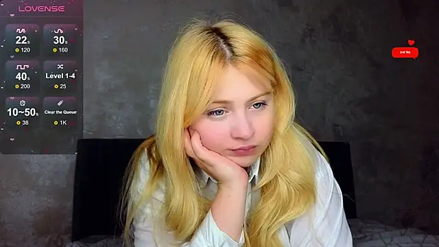 shy blondiee online show from March 11, 11:04 pm