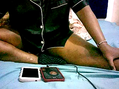 Snapshot of honeypotsweet chatting on December 1, 9:15 pm honeypotsweet online show from December 1, 9:15 pm