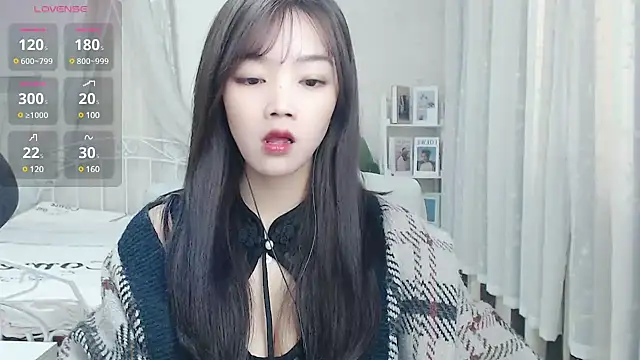 Snapshot of Jenny-Z chatting on March 21, 2:07 am Jenny-Z online show from March 21, 2:07 am