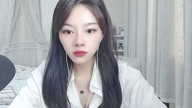 Snapshot of Jenny-Z chatting on June 9, 2:12 am Jenny-Z online show from June 9, 2:12 am