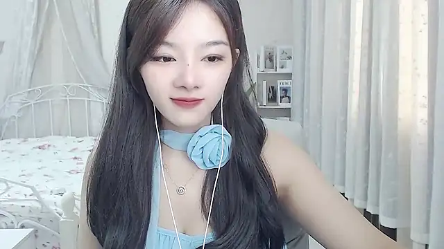 Snapshot of Jenny-Z chatting on June 24, 1:37 am Jenny-Z online show from June 24, 1:37 am