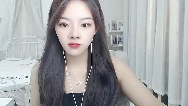 Snapshot of Jenny-Z chatting on June 25, 1:47 am Jenny-Z online show from June 25, 1:47 am
