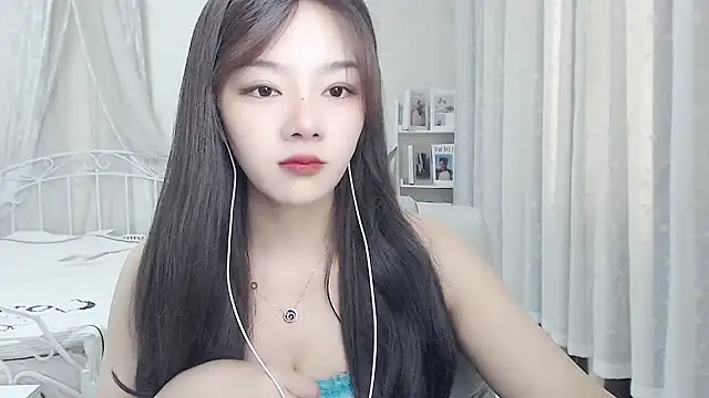Snapshot of Jenny-Z chatting on June 26, 1:44 am Jenny-Z online show from June 26, 1:44 am