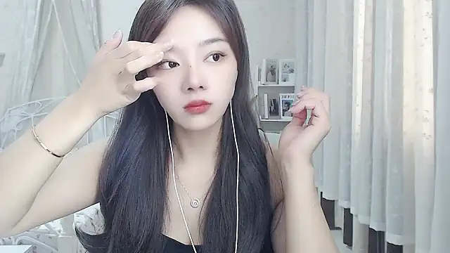 Snapshot of Jenny-Z chatting on June 20, 1:32 am Jenny-Z online show from June 20, 1:32 am