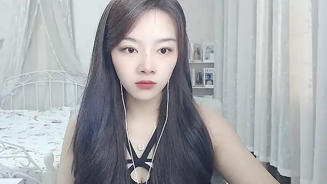 Snapshot of Jenny-Z chatting on June 19, 1:44 am Jenny-Z online show from June 19, 1:44 am