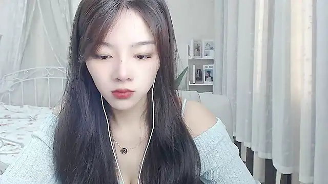 Snapshot of Jenny-Z chatting on June 16, 1:38 am Jenny-Z online show from June 16, 1:38 am