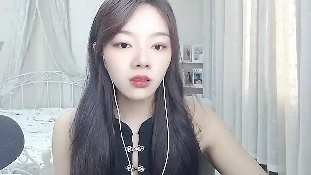 Snapshot of Jenny-Z chatting on June 21, 1:44 am Jenny-Z online show from June 21, 1:44 am