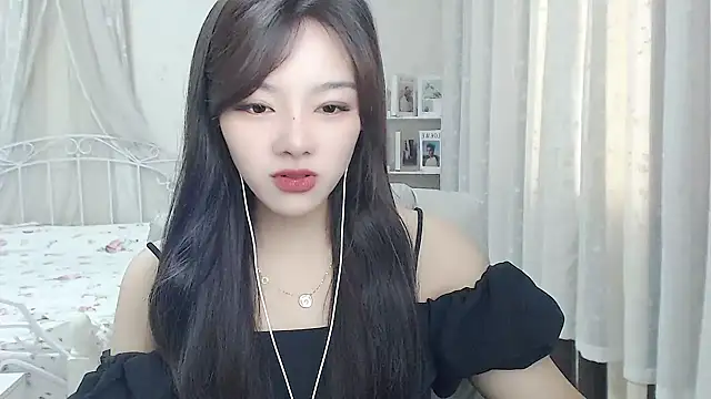 Snapshot of Jenny-Z chatting on June 1, 1:17 am Jenny-Z online show from June 1, 1:17 am