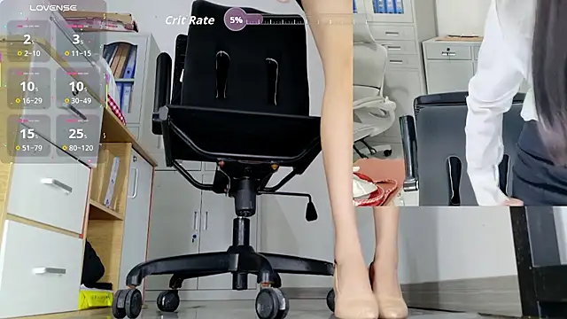 Snapshot of -DIO-DIO- chatting on November 3, 10:19 am -DIO-DIO- online show from November 3, 10:19 am