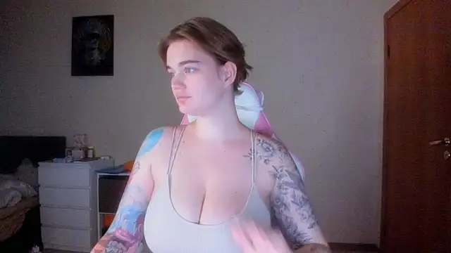 Snapshot of AnnaRoading chatting on February 5, 3:34 am AnnaRoading online show from February 5, 3:34 am
