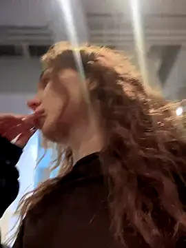 QuitieLia online show from October 21, 8:14 am