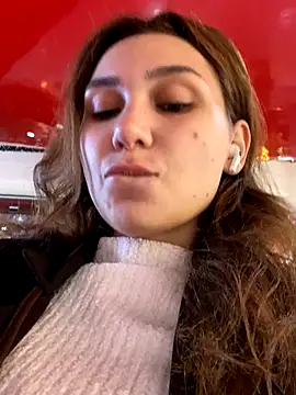 QuitieLia online show from November 29, 8:25 am