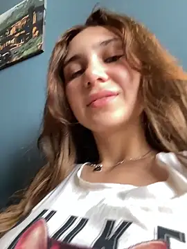 QuitieLia online show from May 24, 8:14 am