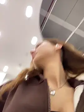 QuitieLia online show from March 12, 7:23 am