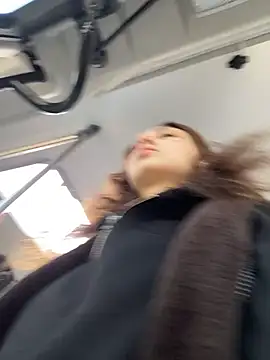 QuitieLia online show from March 22, 7:21 am