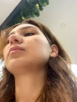 QuitieLia online show from November 26, 8:25 am