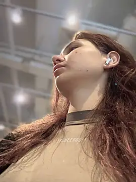 QuitieLia online show from September 13, 8:14 am