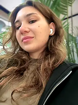 QuitieLia online show from September 28, 8:21 am