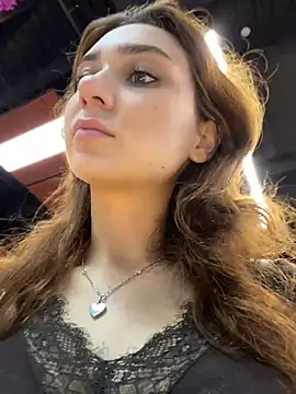 QuitieLia online show from April 18, 12:51 pm