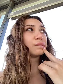 QuitieLia online show from July 18, 8:12 am