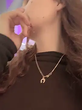 QuitieLia online show from October 5, 8:38 am