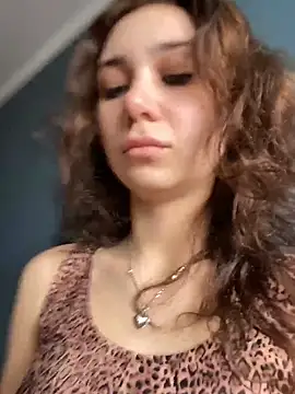 QuitieLia online show from April 24, 7:21 am