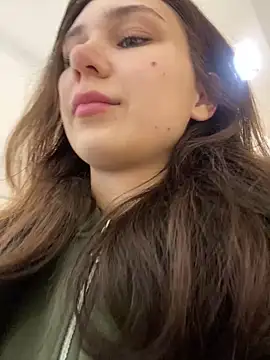 QuitieLia online show from January 13, 3:26 pm